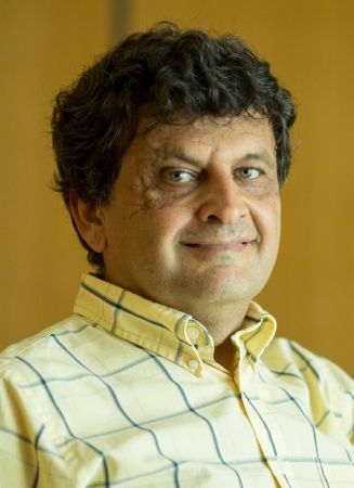 Dr. Alp Oztekin