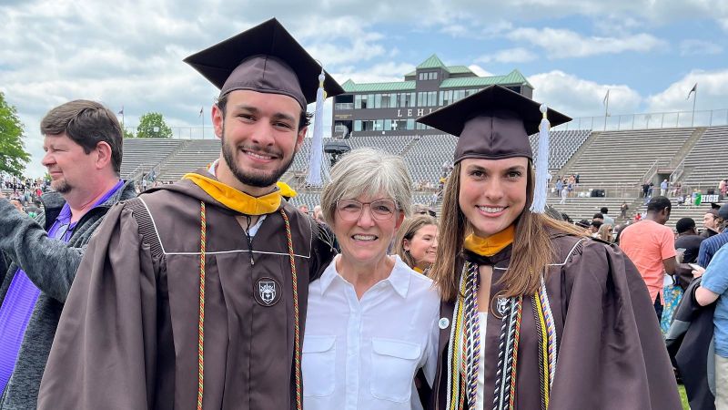 BioE graduates with Prof. Susan Perry