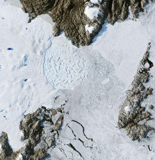 2022 Satellite image of Zachariae Isstrom, a glacier in northeast Greenland (Credit: NASA/USGS)