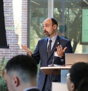 CERCat director Paolo Bocchini speaks at latest meeting