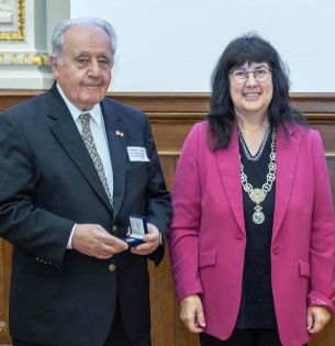 Dan Frangopol receives University of Rostock medal