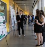 Student presents at Expo