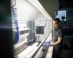 Florian Metzger in MATS lab